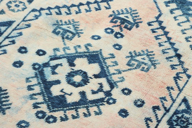 Vintage Turkish Accent Area rug 3.9 x 6.9 ft