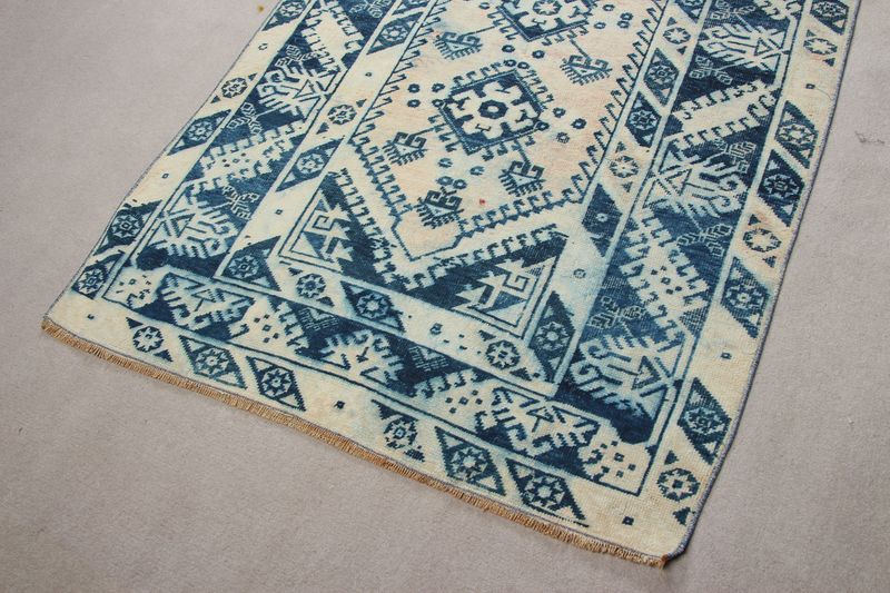 Vintage Turkish Accent Area rug 3.9 x 6.9 ft