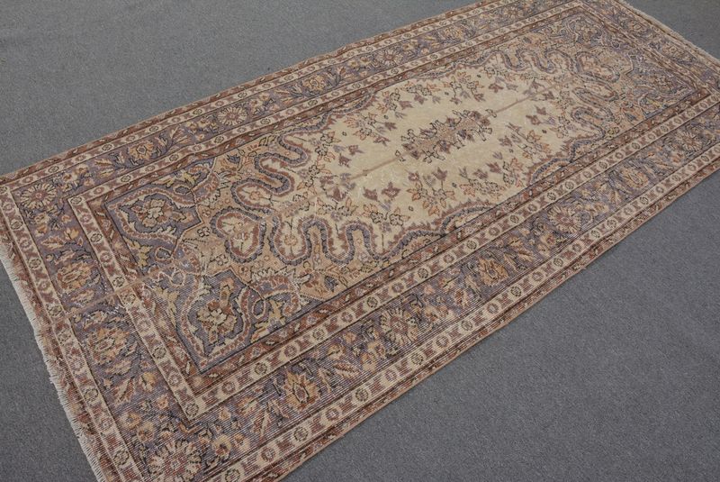 Vintage Turkish Accent Area rug 4 x 8.9 ft