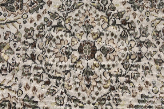 Vintage Turkish Accent Area rug 4.8 x 8.1 ft