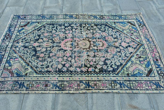 Vintage Persian Accent Area Rug 3.9 x 6.3 ft