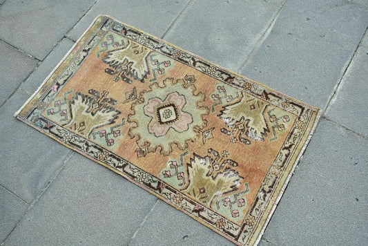 Vintage Turkish Mini Rug 1.6 x 2.7 ft
