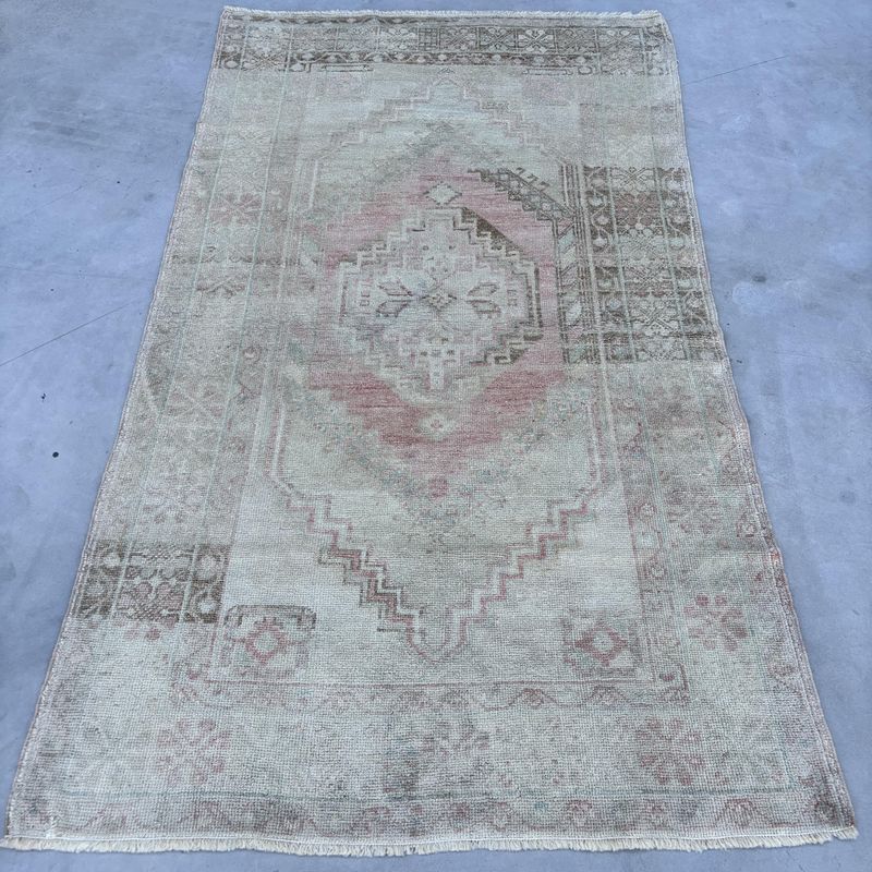 Vintage Turkish Accent Area rug 3.8 x 6.5 ft