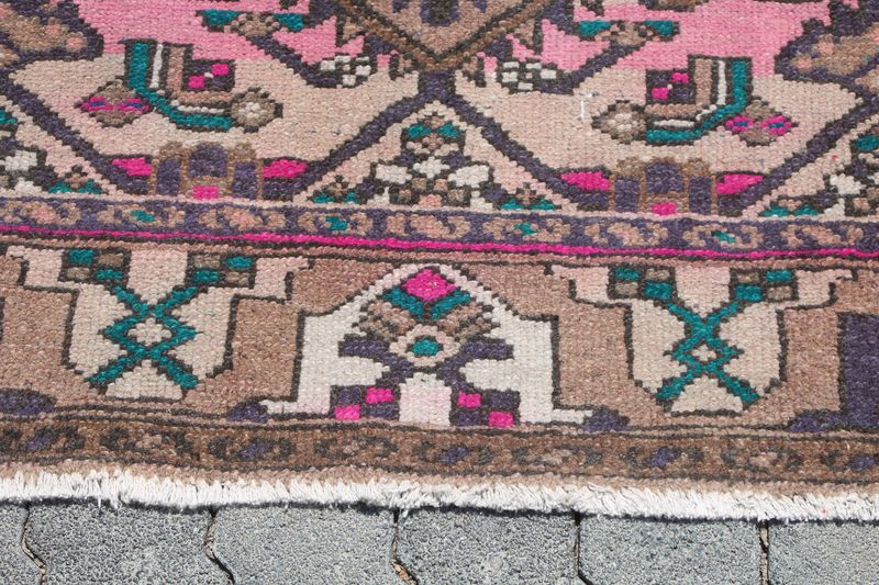 Vintage Persian Accent Area Rug 4.2 x 6.8 ft