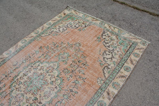 Vintage Turkish Accent Area rug 5.2 x 9.2 ft