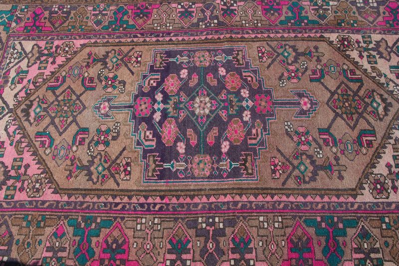 Vintage Persian Accent Area Rug 4.2 x 6.8 ft