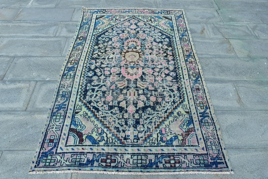 Vintage Persian Accent Area Rug 3.9 x 6.3 ft