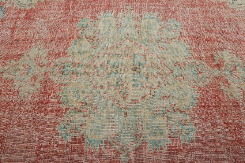 Vintage Turkish Accent Area rug 5 x 8.6 ft