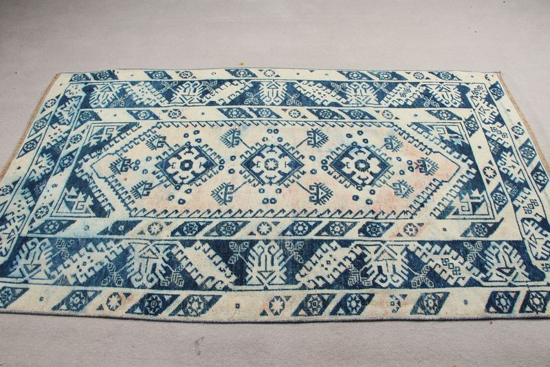 Vintage Turkish Accent Area rug 3.9 x 6.9 ft