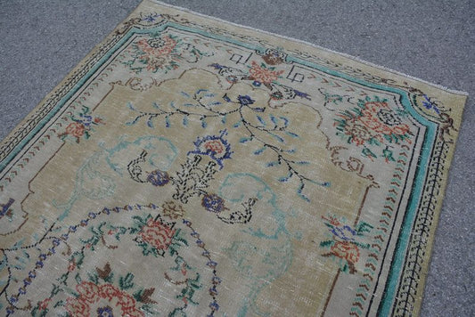 Vintage Turkish Accent Area rug 5.2 x 8.6 ft