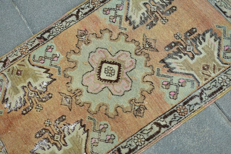 Vintage Turkish Mini Rug 1.6 x 2.7 ft