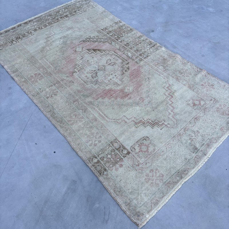 Vintage Turkish Accent Area rug 3.8 x 6.5 ft
