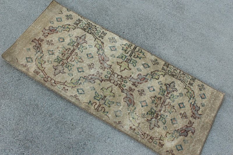 Vintage Turkish Mini Rug 1.6 x 3. 8ft
