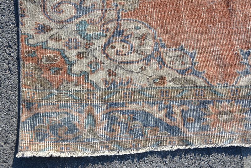 Vintage Turkish Accent Area rug 4.7 x 9.9 ft