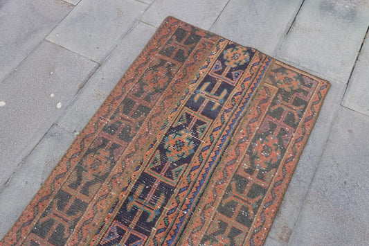 Vintage Turkish Accent Area rug 2.4 x 4.9 ft