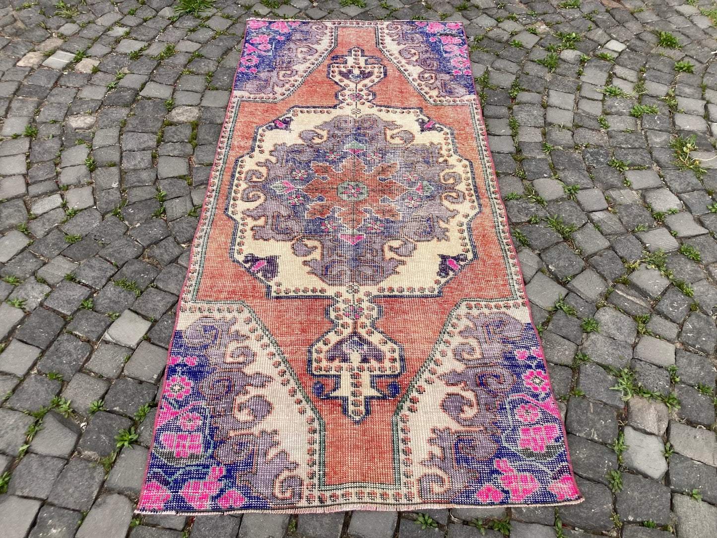 Vintage Turkish Accent Area rug 3.2 x 6.9 ft