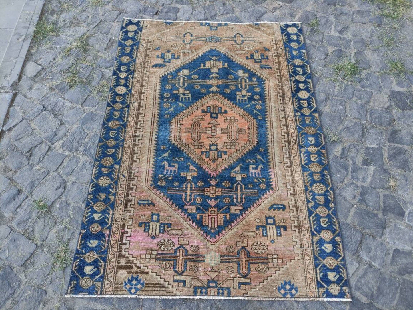 Vintage Persian Accent Area rug 3.7 x 5.1 ft