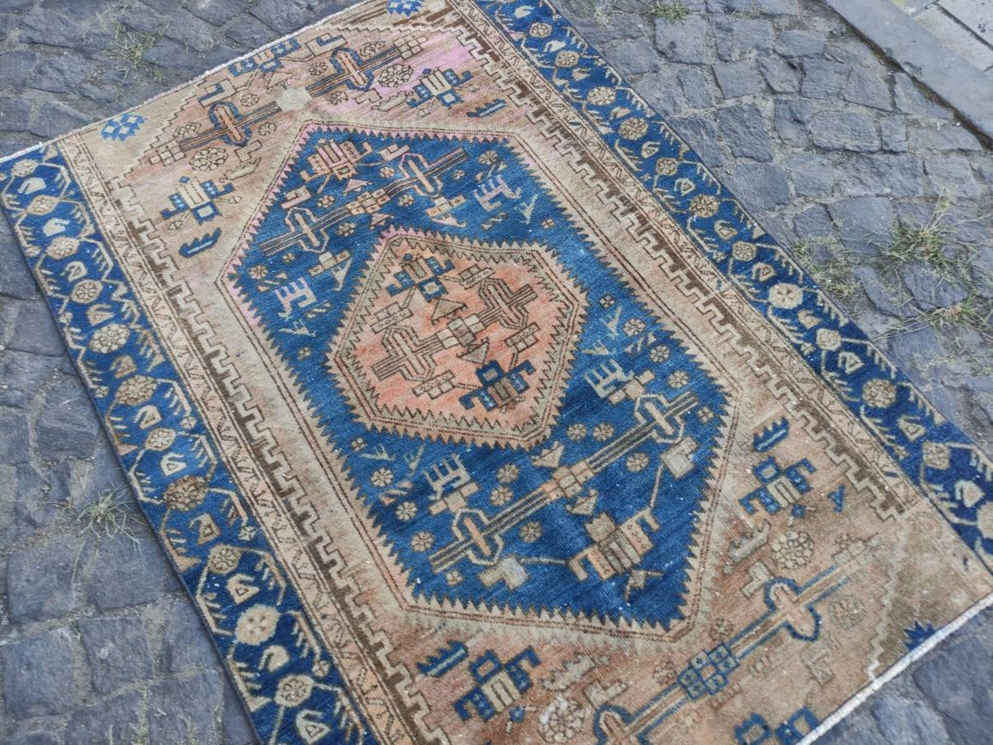 Vintage Persian Accent Area rug 3.7 x 5.1 ft