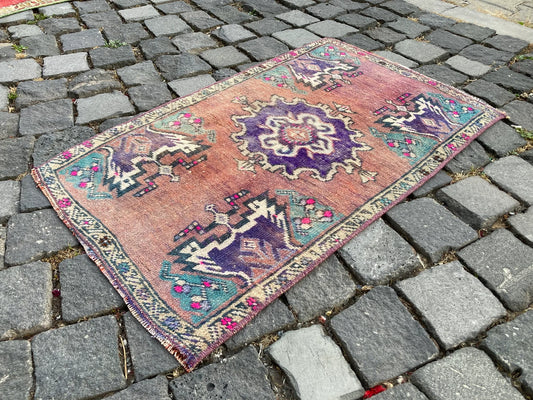 Vintage Turkish Mini Rug 1.6 x 2.7 ft