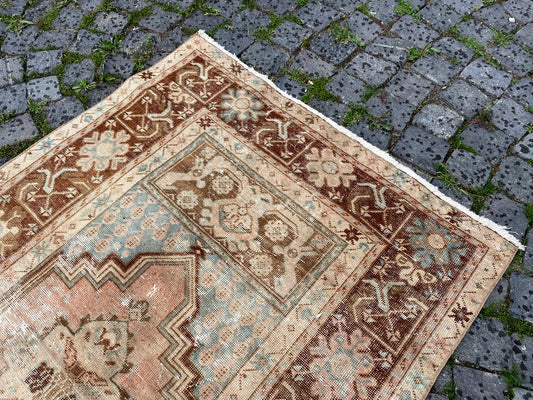 Vintage Turkish Accent Area rug 3.2 x 5.5 ft