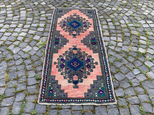 Vintage Turkish Accent Area rug 2.8 x 6.3 ft