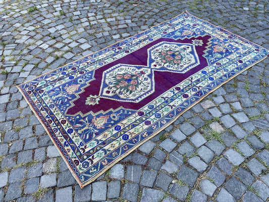 Vintage Turkish Accent Area rug 4 x 7.5 ft