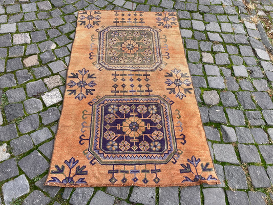 Vintage Turkish Accent Area rug 2.6 x 4.3 ft
