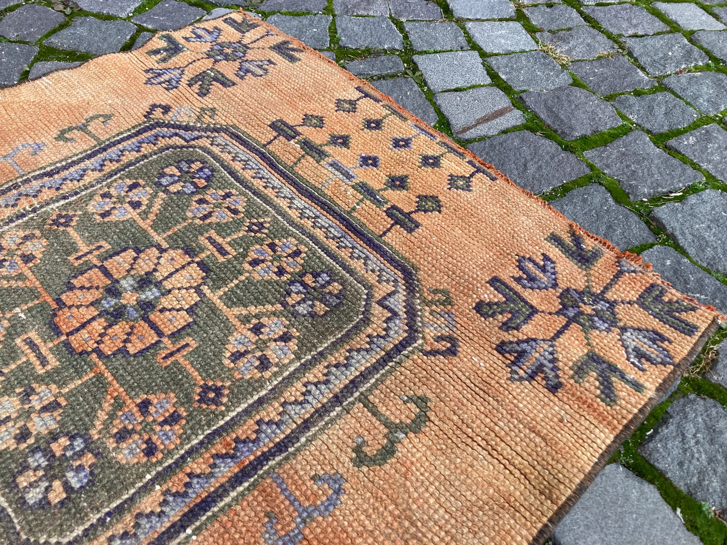 Vintage Turkish Accent Area rug 2.6 x 4.3 ft