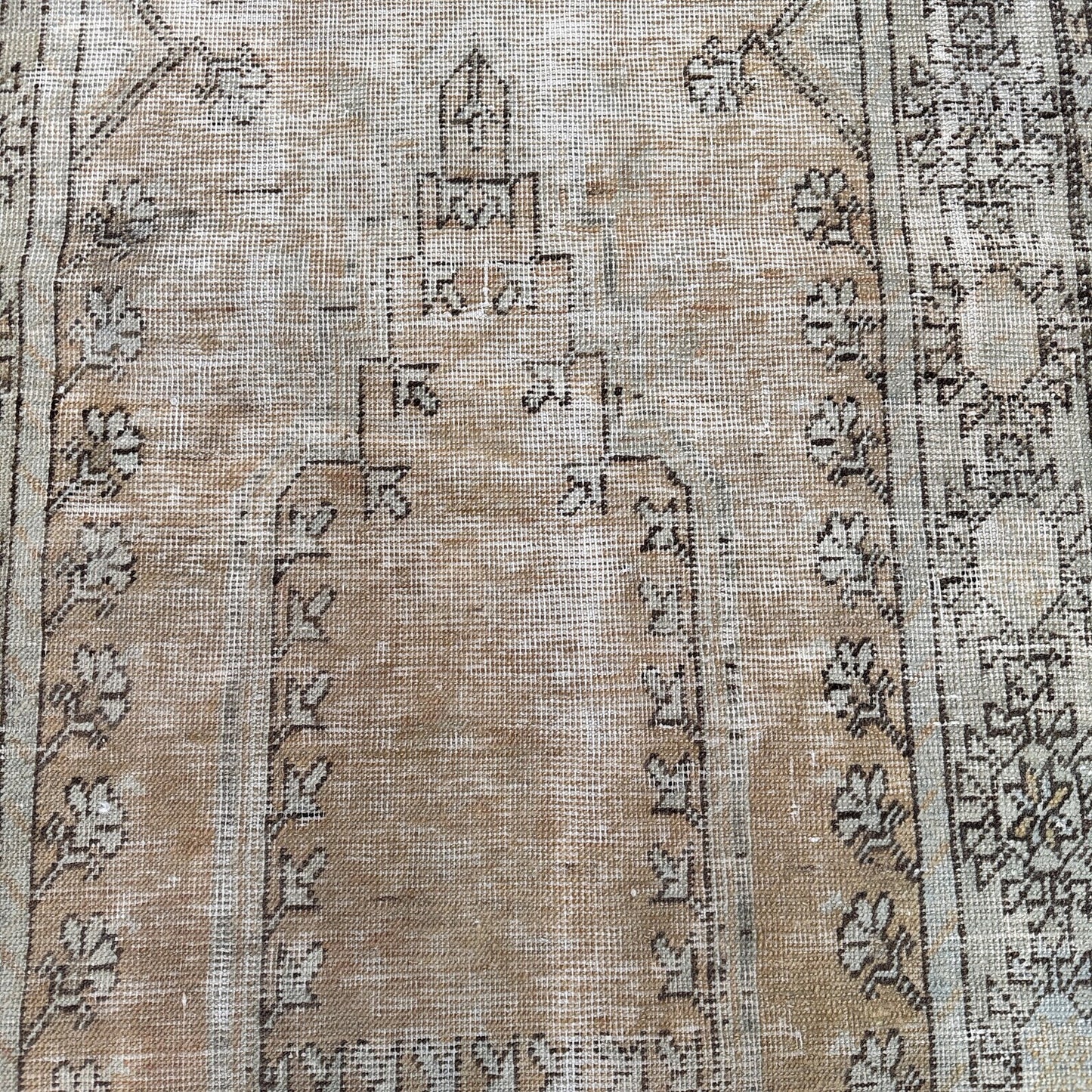Vintage Turkish Accent Area rug 2.8 x 5.6 ft