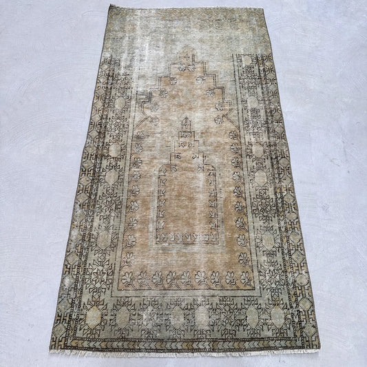 Vintage Turkish Accent Area rug 2.8 x 5.6 ft