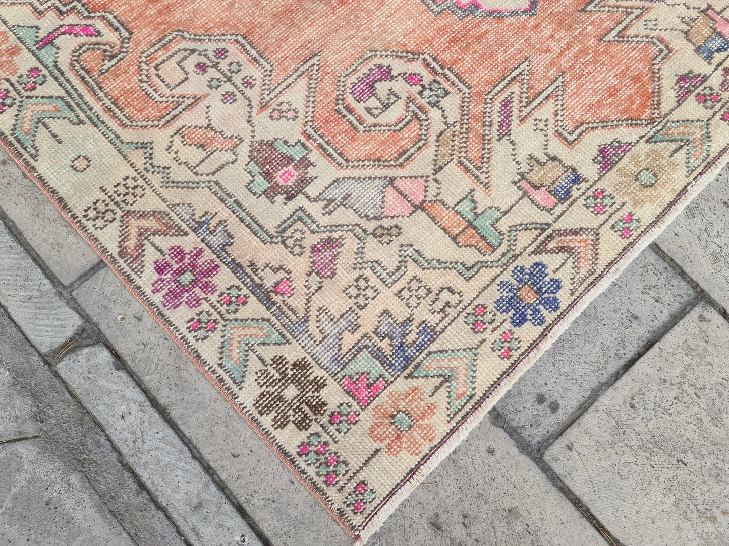 Vintage Turkish Accent Area rug 4.4 x 7.2 ft