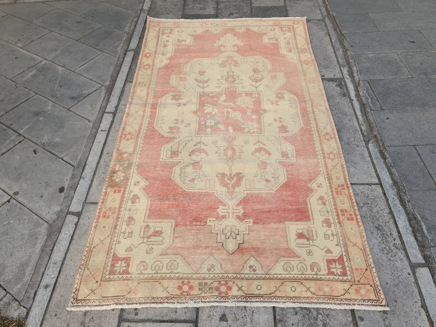 Vintage Turkish Accent Area rug 4.4 x 7.7 ft