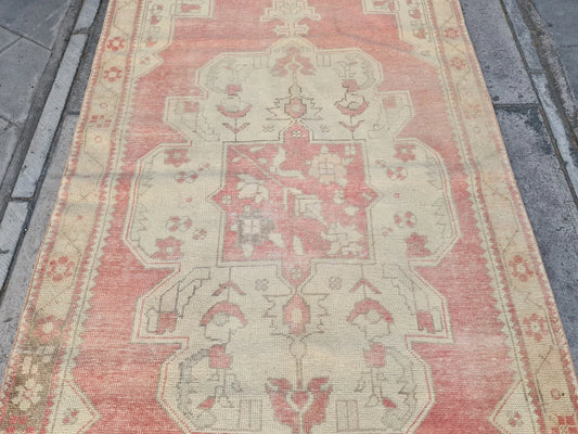 Vintage Turkish Accent Area rug 4.4 x 7.7 ft
