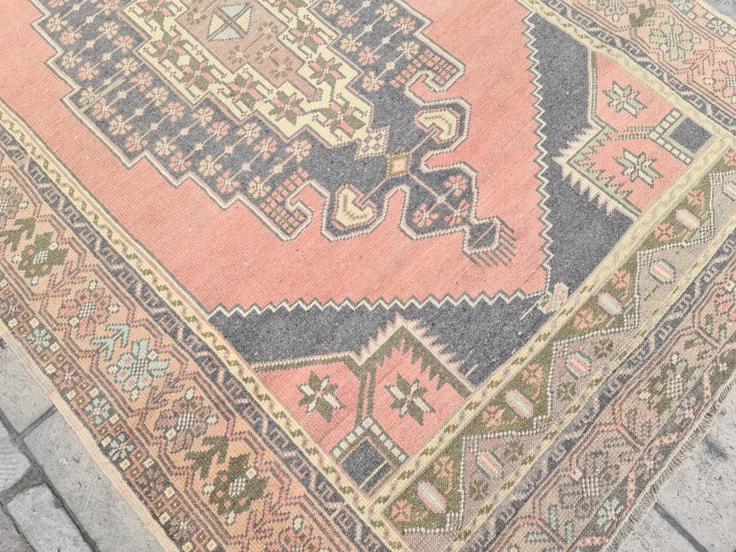Vintage Turkish Accent Area rug 4.3 x 7.1 ft