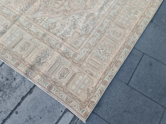 XL Vintage Turkish Accent Area Rug 6.3 x 9.7 ft