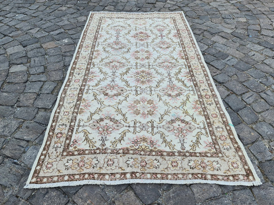 Vintage Turkish Accent Area rug 4 x 7.2 ft