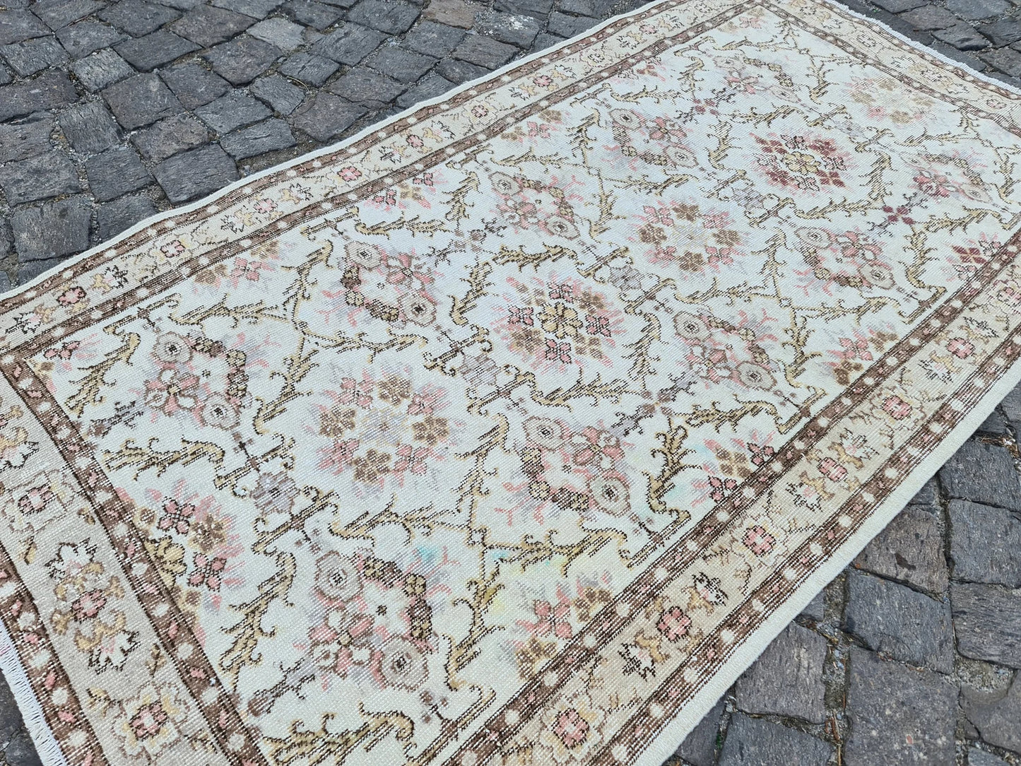Vintage Turkish Accent Area rug 4 x 7.2 ft