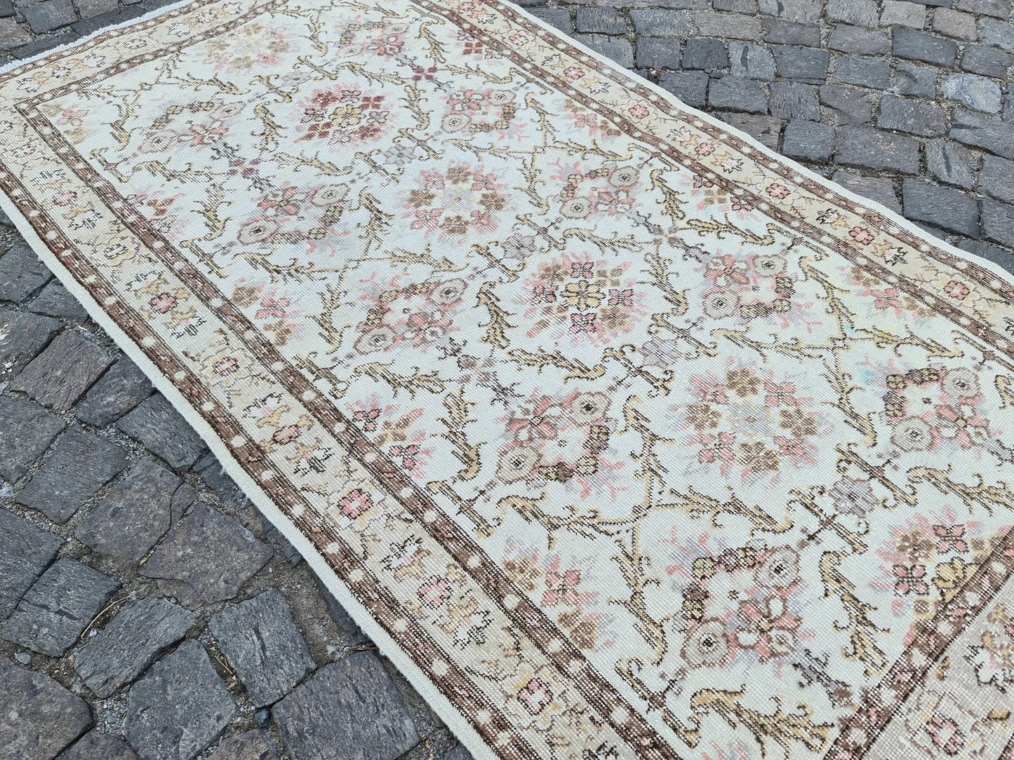 Vintage Turkish Accent Area rug 4 x 7.2 ft