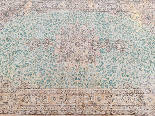 XL Vintage Turkish Accent Area rug 5.3 x 8.7 ft
