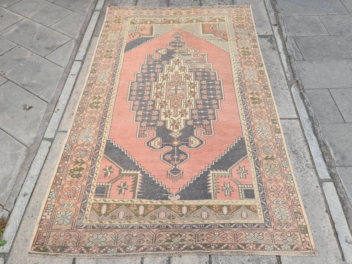 Vintage Turkish Accent Area rug 4.3 x 7.1 ft