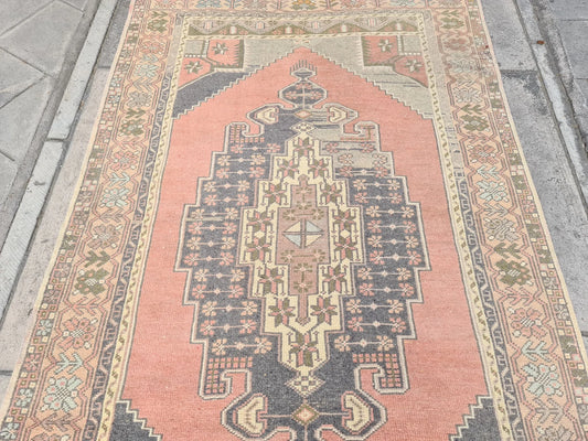 Vintage Turkish Accent Area rug 4.3 x 7.1 ft