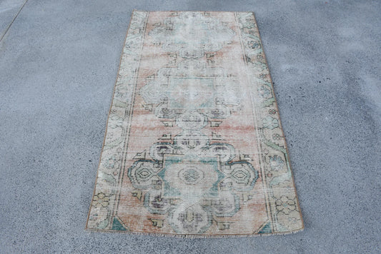 Vintage Turkish Accent Area rug 2.9 x 5.3 ft
