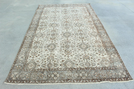 XL Vintage Turkish Accent Area Rug 5.4 x 9.3 ft