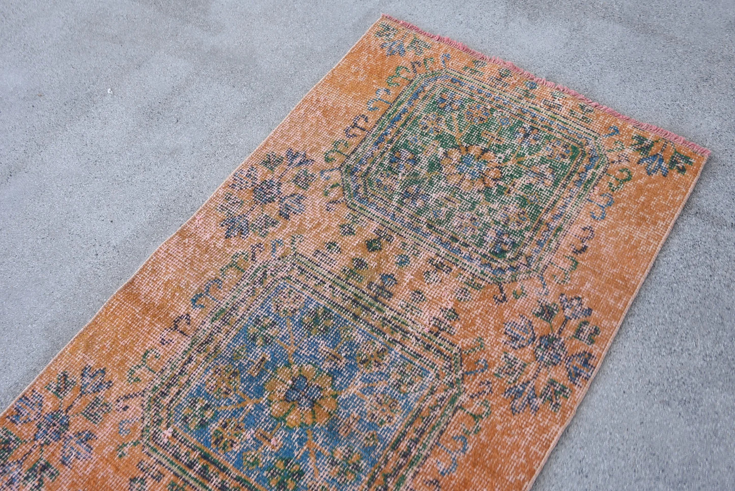 Vintage Turkish Accent Area rug 2.7 x 5.7 ft