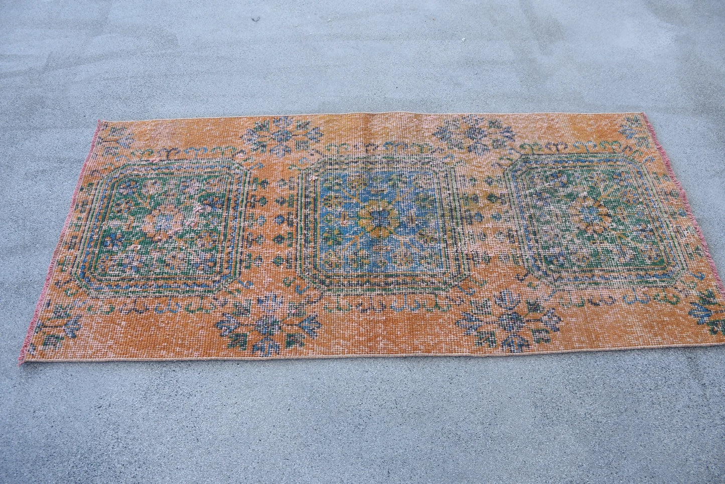 Vintage Turkish Accent Area rug 2.7 x 5.7 ft