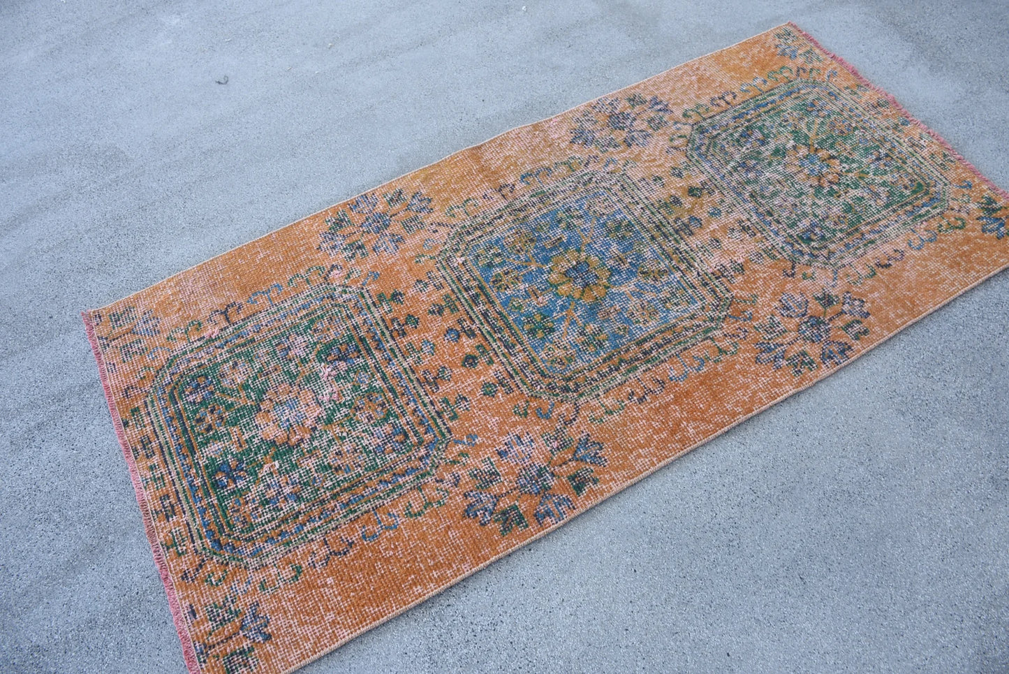 Vintage Turkish Accent Area rug 2.7 x 5.7 ft
