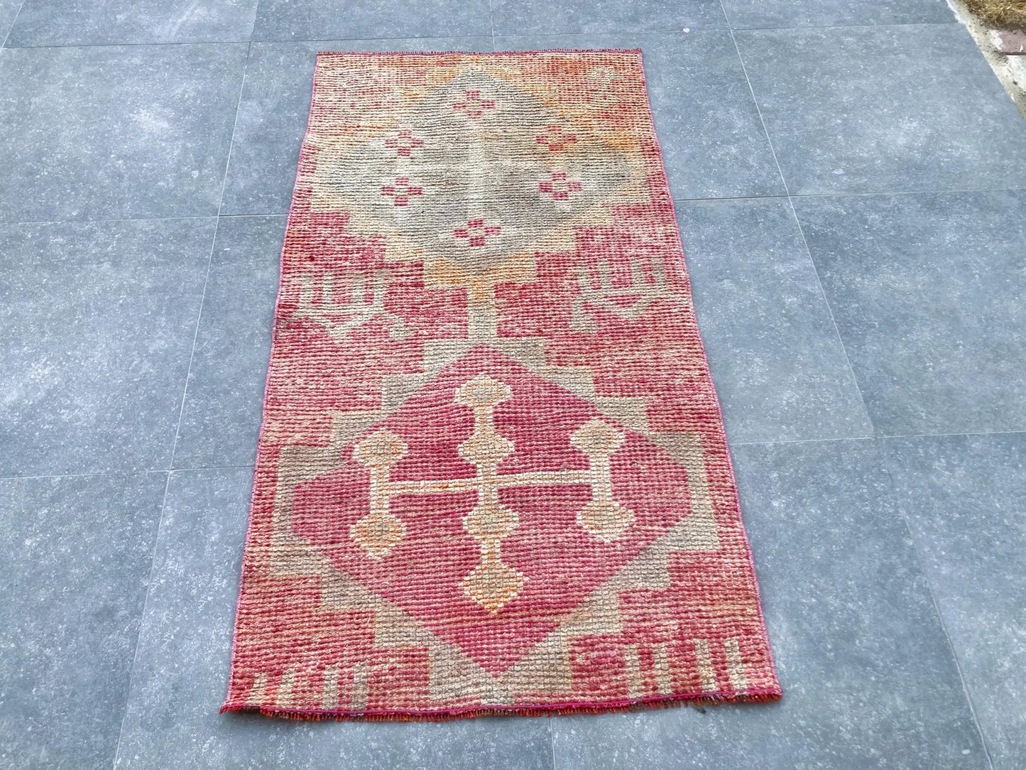 Vintage Turkish Accent Area rug 2.5 x 4.9 ft