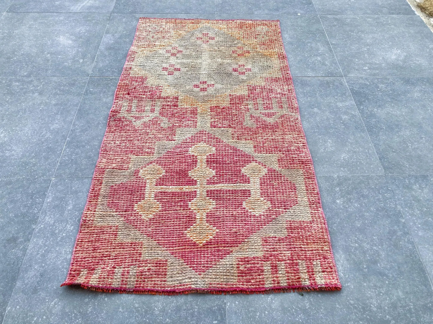 Vintage Turkish Accent Area rug 2.5 x 4.9 ft