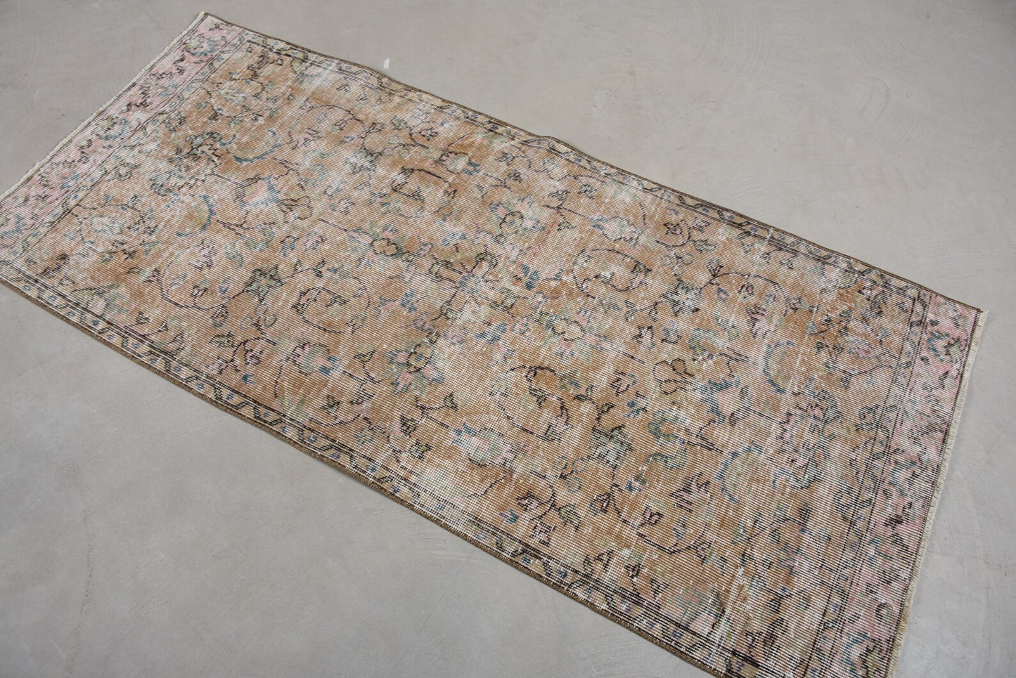 Vintage Turkish Accent Area rug 2.7 x 6.1 ft