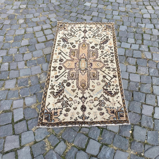 Vintage Turkish Accent Area rug 2.4 x 4.7 ft